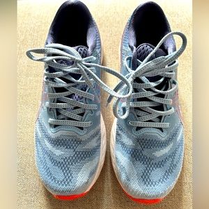 ASICS Size 9 Blue & Coral Women’s Good Condition. No smoking or pets.